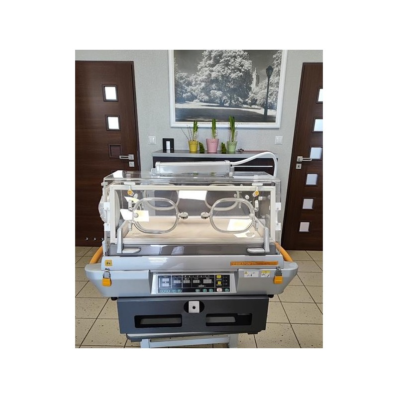 Inkubator noworodkowy ATOM Medical V-808