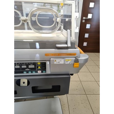 Inkubator noworodkowy ATOM Medical V-808