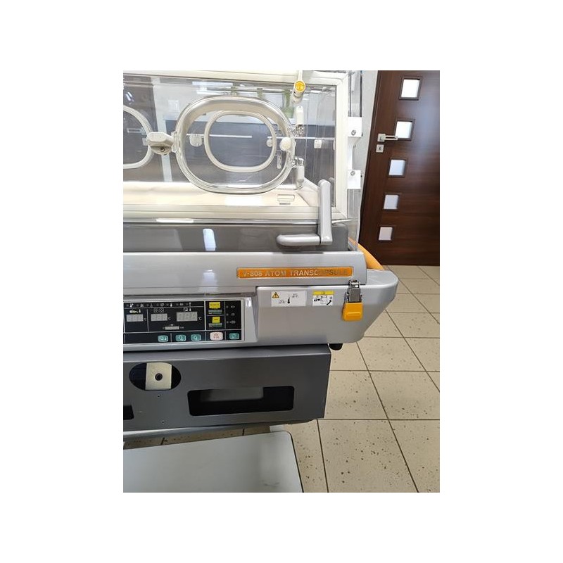 Inkubator noworodkowy ATOM Medical V-808