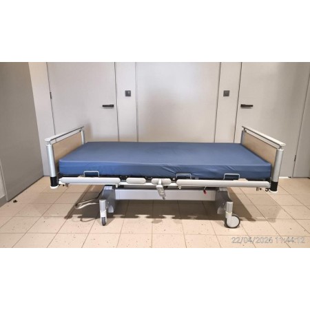 Volker 960-2 electric patient bed
