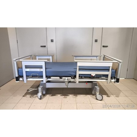 Volker 960-2 electric patient bed