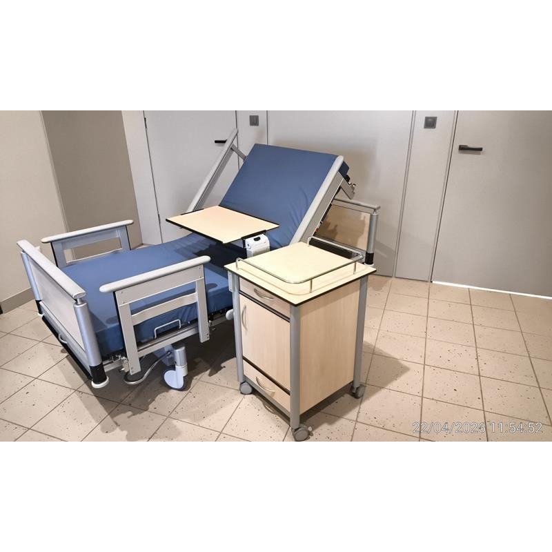 Volker 960-2 elektrisches Patientenbett