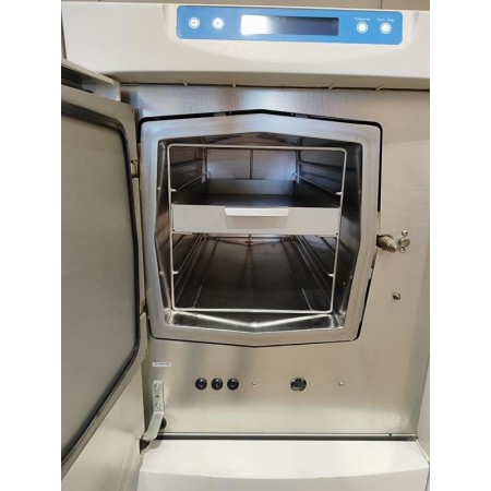 Melag Cliniklav 25 sterilizer
