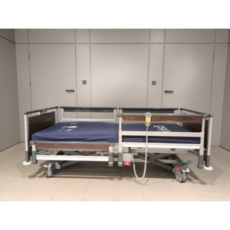 Electric patient bed Linet Image 3