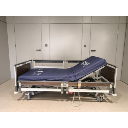 Electric patient bed Linet Image 3