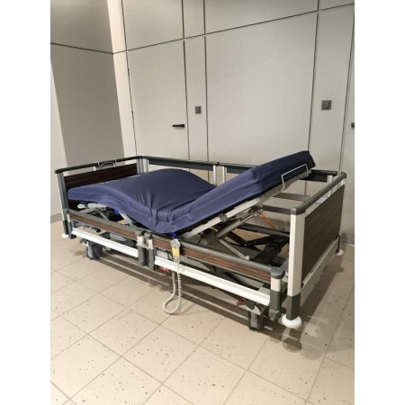 Electric patient bed Linet Image 3