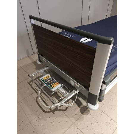 Electric patient bed Linet Image 3